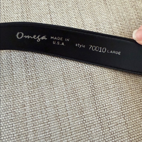 Omega Vintage Etched Suede? Belt Gold Metallic Buckle Floral Design Fits 30-34” main image 11